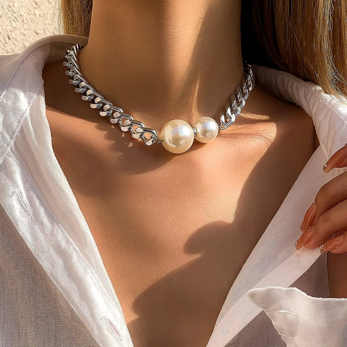 Womenโs Vintage Punk Cuban Chain Choker Necklace with Gothic Pearl Pendant