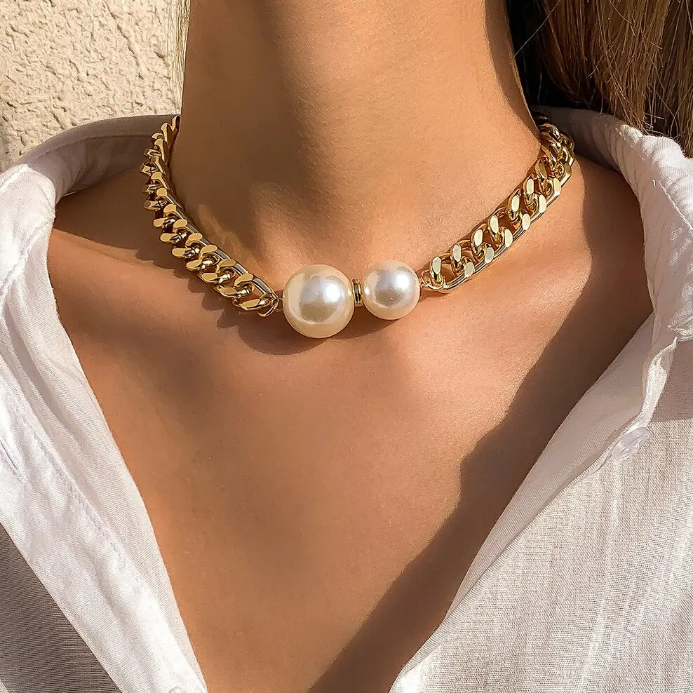 Womenโs Vintage Punk Cuban Chain Choker Necklace with Gothic Pearl Pendant