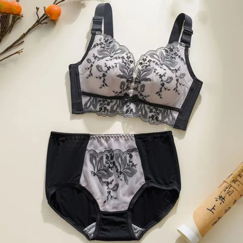 Lace-Trimmed Push-Up Bra