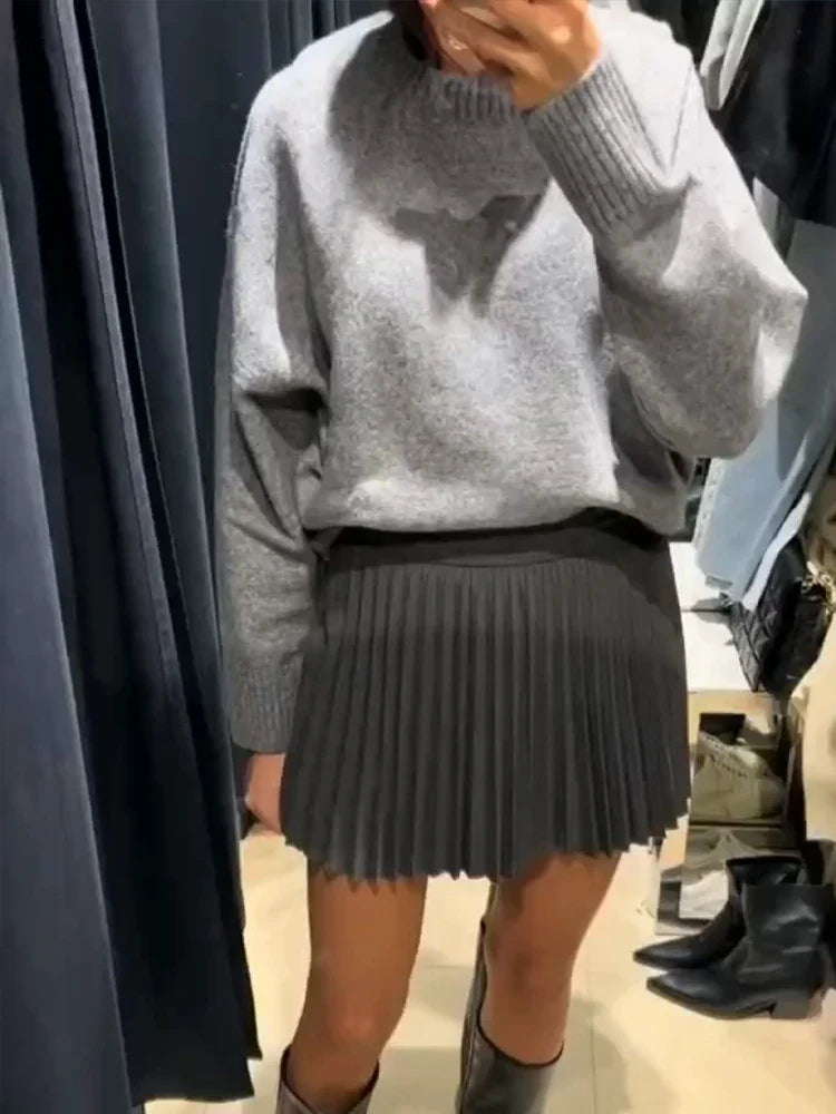 Classic Knit Pullover - Solid Round Neck Sweater