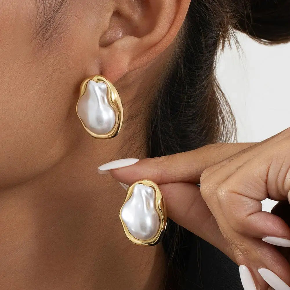 Pearl Studs – Vintage Style for women