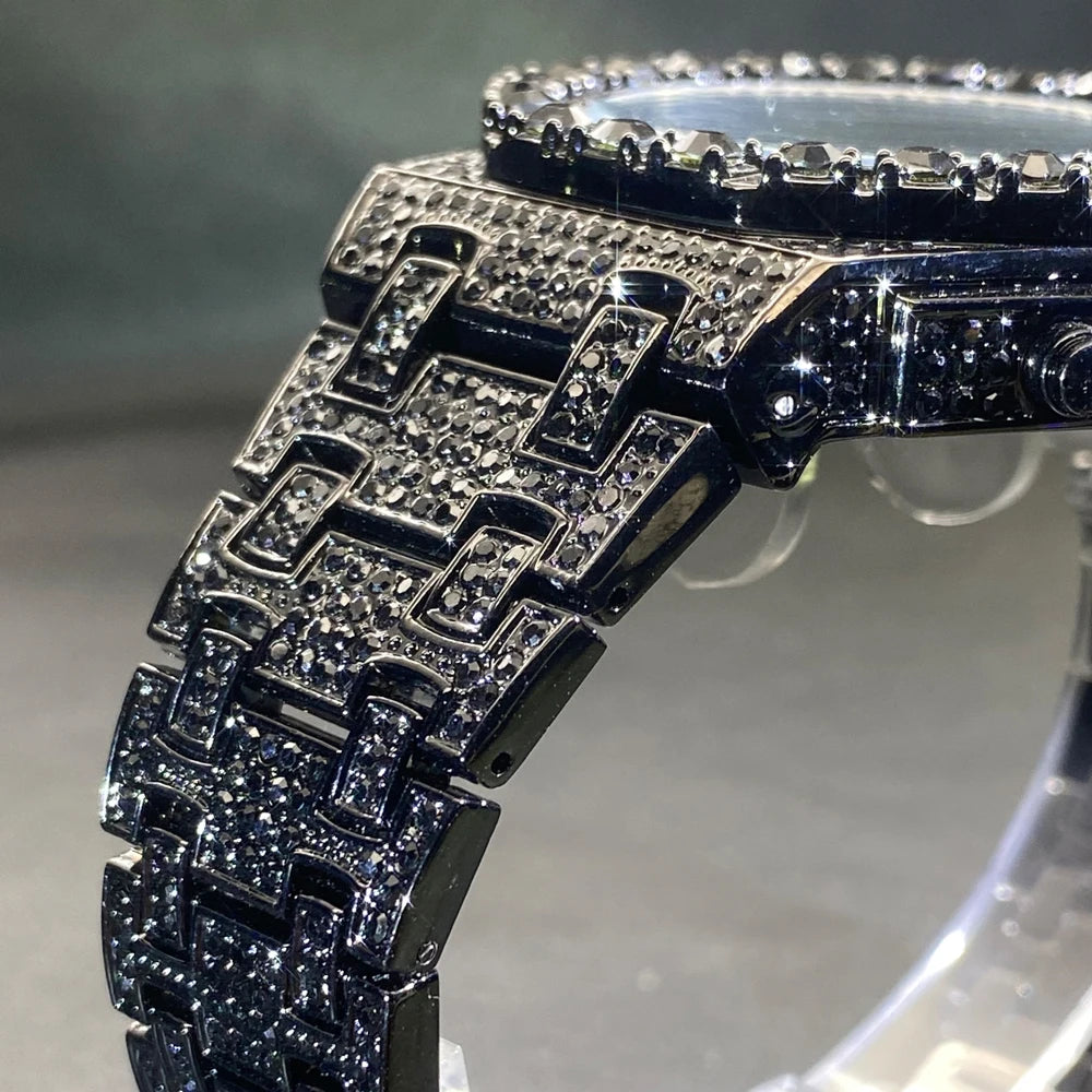 Gold Iced-Out Men’s Watch – Luxury & Waterproof