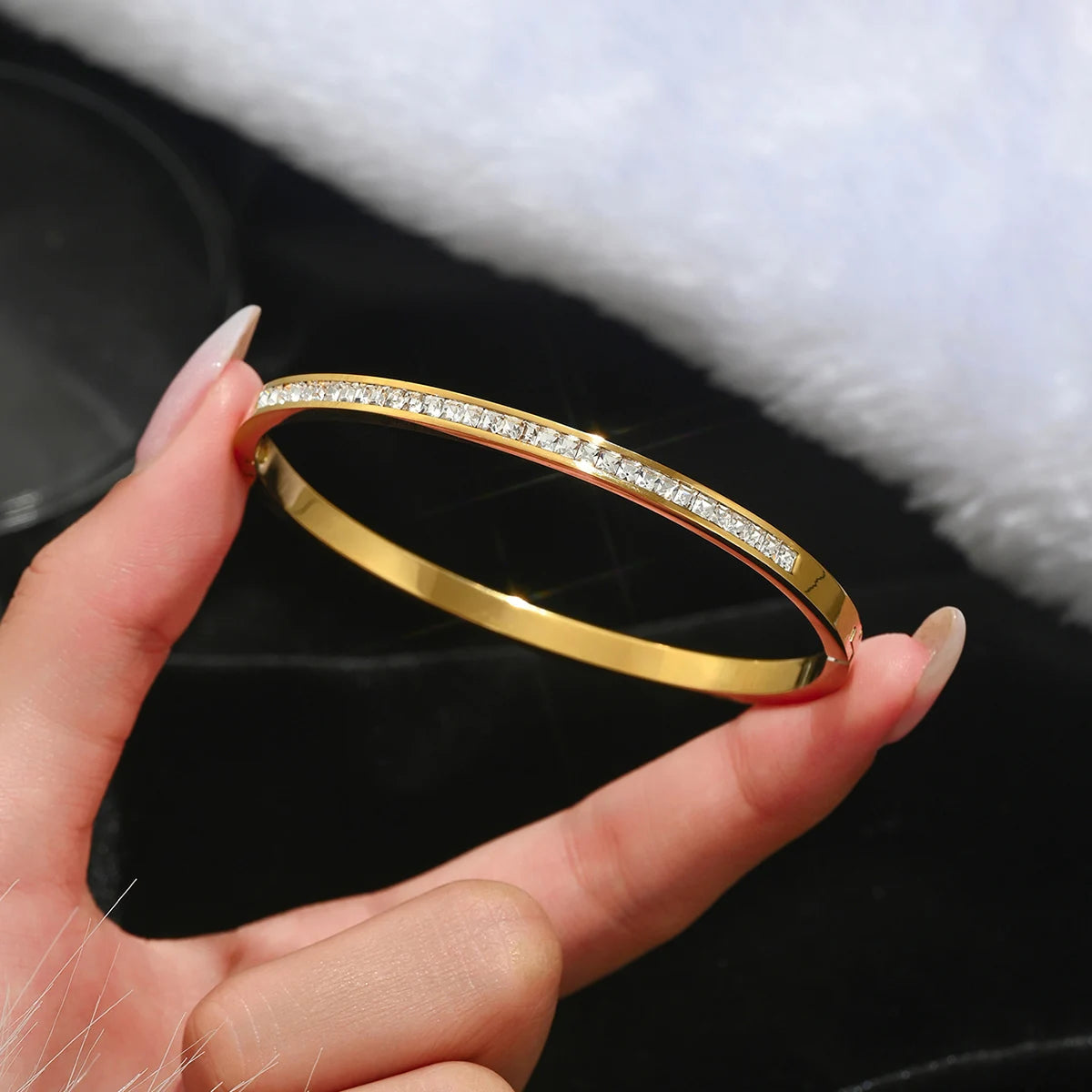 Women's Gold Clover Bracelet