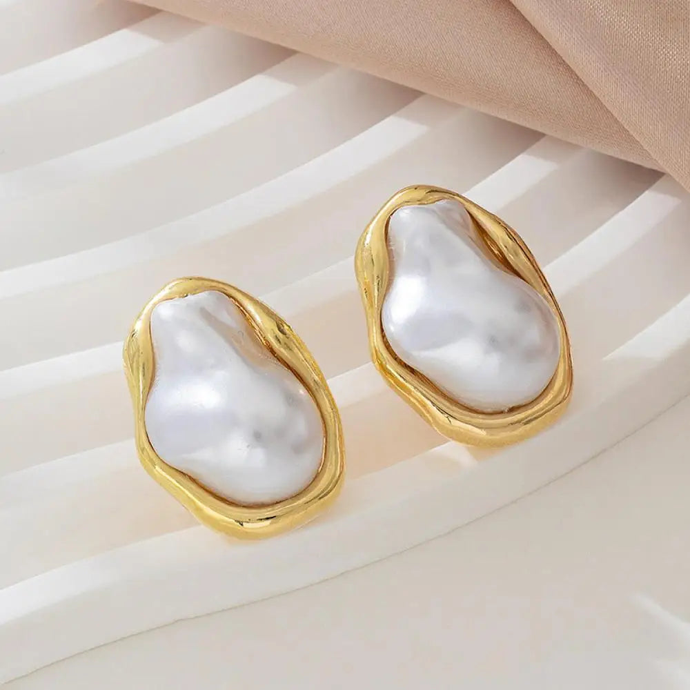 Pearl Studs – Vintage Style for women