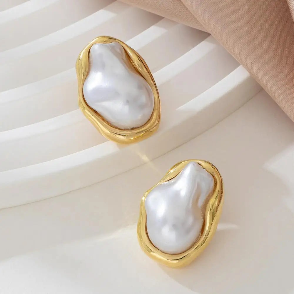 Pearl Studs – Vintage Style for women