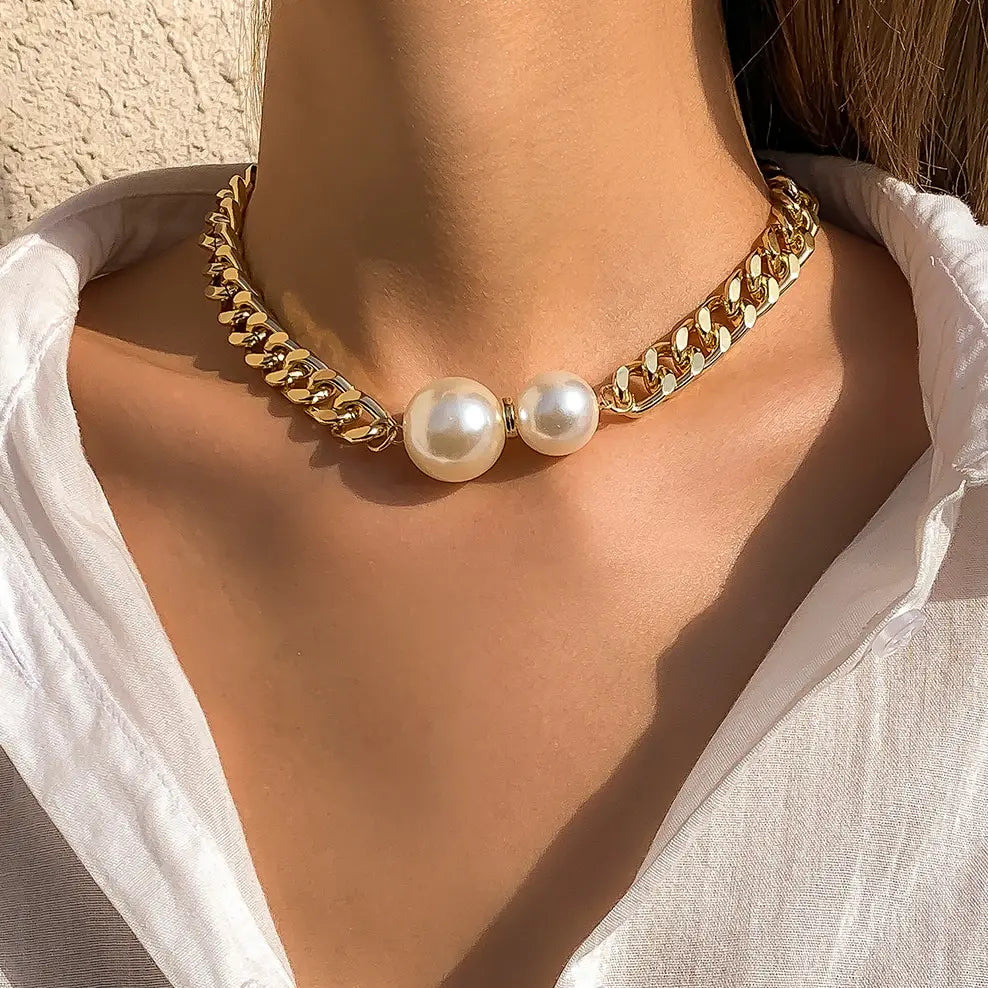 Women’s Vintage Punk Cuban Chain Choker Necklace with Gothic Pearl Pendant
